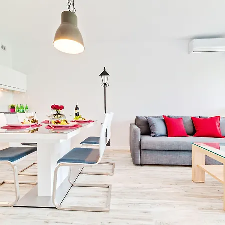 Apartamenty Homely Place Casa Verona - Stary Rynek - Parking Apartment Poznan