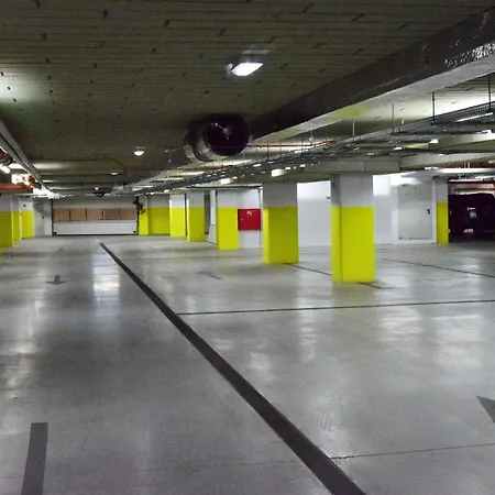 MIRA 11 Poznań Old Town&Parking * Poznań