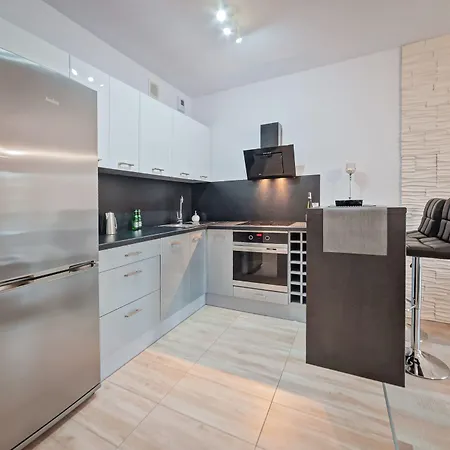 Apartamenty Homely Place Casa Verona - Stary Rynek - Parking Apartment